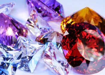 10 PIETRE PRETIOASE FOLOSITE IN BIJUTERII