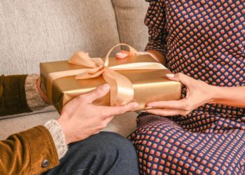 Cadouri de Neuitat: Seturi Elegante și Idei Creative pentru Femei