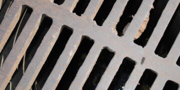 Grătarele din plastic pentru canalizare – soluții moderne pentru infrastructura urbană și industrială